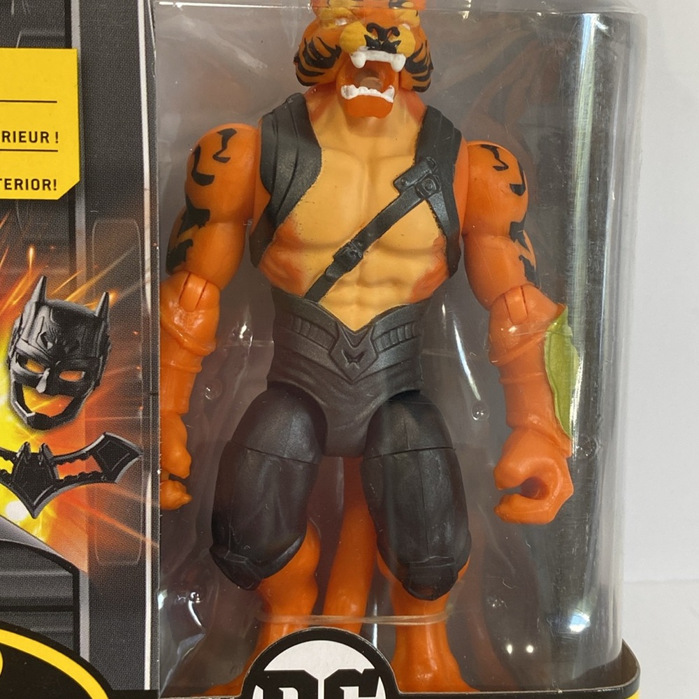 DC BATMAN THE CAPED CRUSADER - Picture 8 of 15
